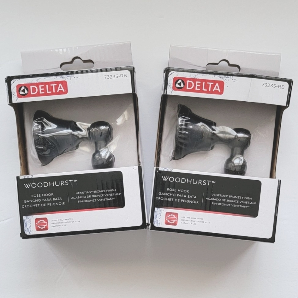 New. Delta Woodhurst Robe Hook. Venetian Bronze Finish.